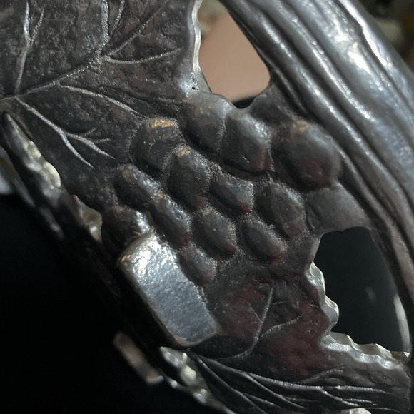 Wilton Silver Color Armetale Bread Fruit Hot Cold Bowl Basket Grape Leaf Pattern - Picture 4 of 7